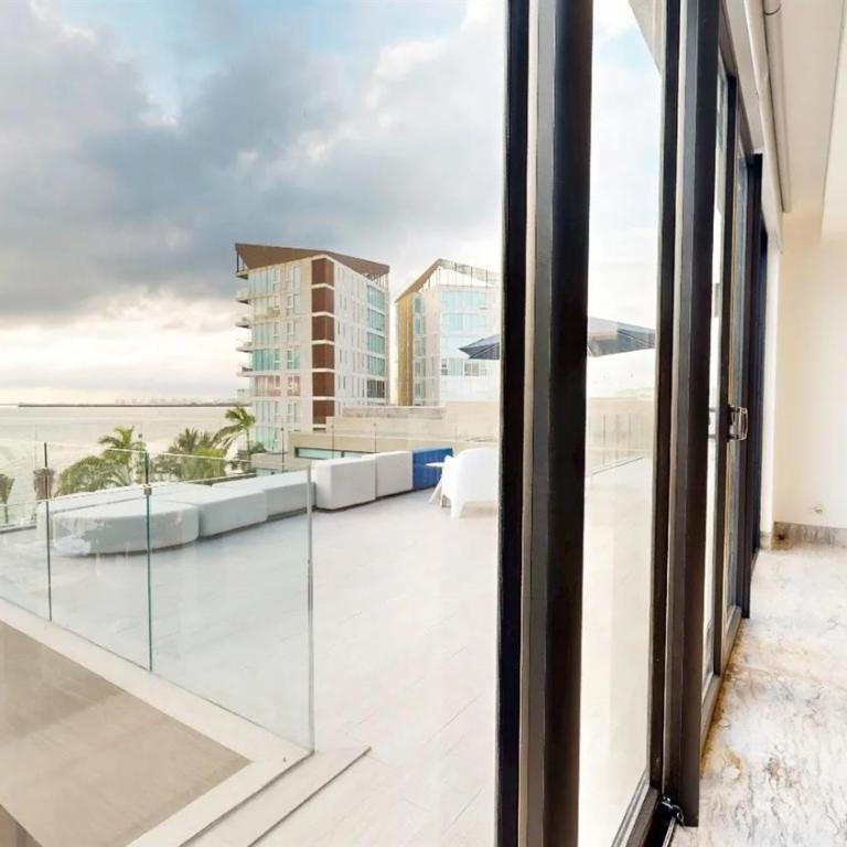 Spectacular Ultra-Luxury Lakefront Residence Roja - Villa - 5