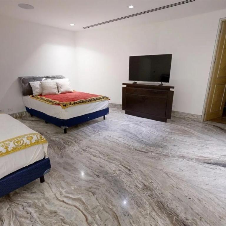 Spectacular Ultra-Luxury Lakefront Residence Roja - Villa - 13