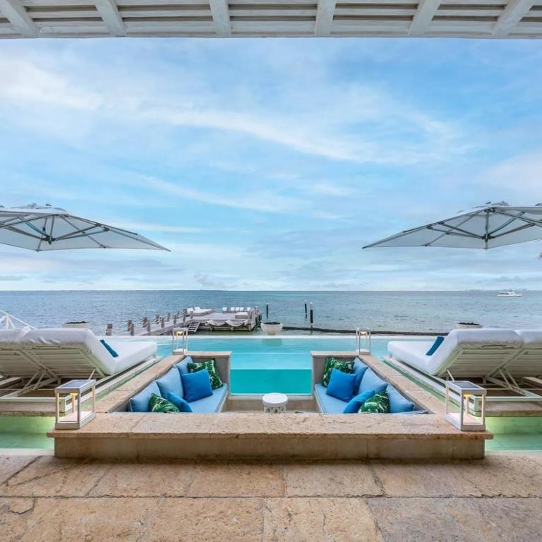 Extraordinary Beach Front Villa In Cancun - Villa - 2