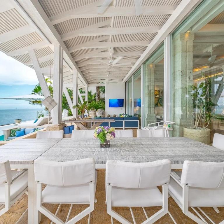 Extraordinary Beach Front Villa In Cancun - Villa - 3