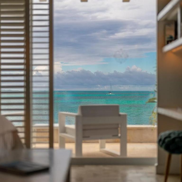 Extraordinary Beach Front Villa In Cancun - Villa - 7