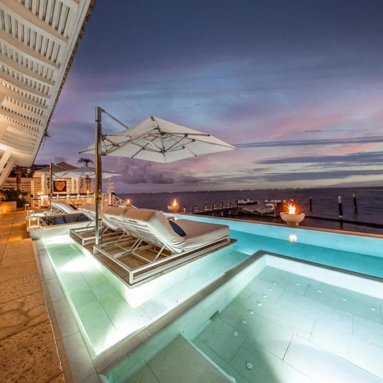 Extraordinary Beach Front Villa In Cancun - Villa - 13