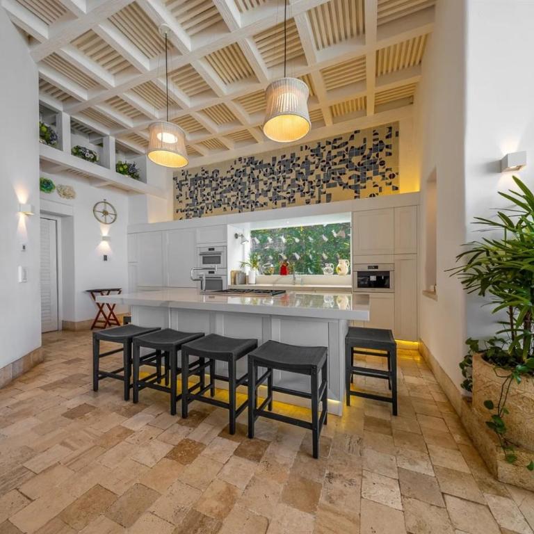Extraordinary Beach Front Villa In Cancun - Villa - 45