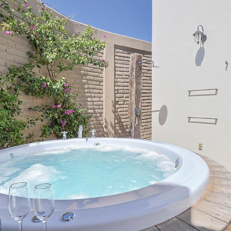 Private Hot Tub - 5BR Home in Nueva Escondida - Ferienhaus - 4