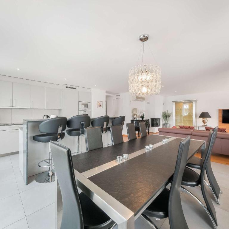 Luxury Apartment in Montreux with Panoramic Views by GuestLee - Apartment - 8