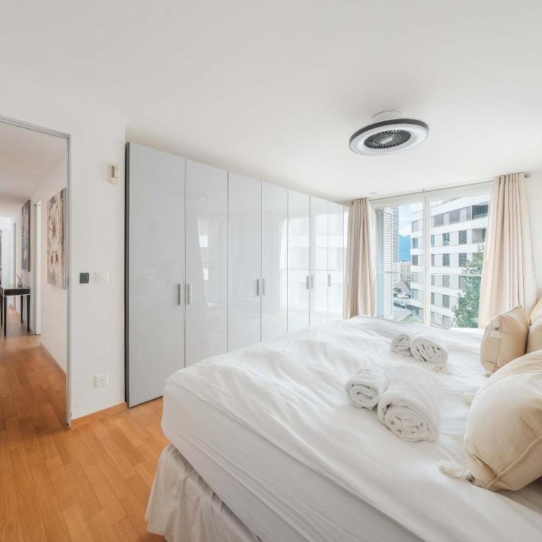 Luxury Apartment in Montreux with Panoramic Views by GuestLee - Apartment - 12