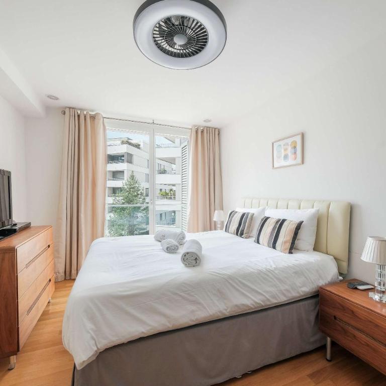 Luxury Apartment in Montreux with Panoramic Views by GuestLee - Apartment - 15
