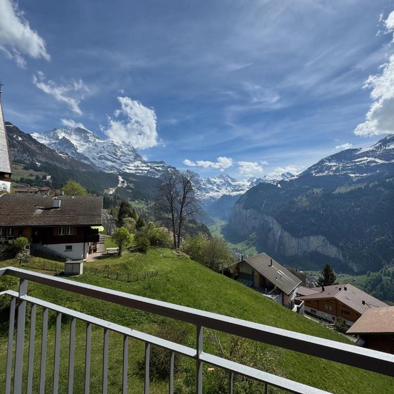 Chalet Wyssbirg 1 - Apartment mit 4 Schlafzimmern und einem Balkon - 2