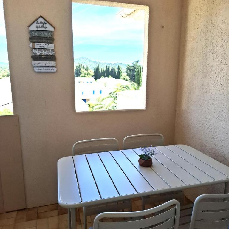 Appartement 4 couchages climatisé,piscine privée,proche centre ville et plages - Apartment mit 2 Schlafzimmern - 12