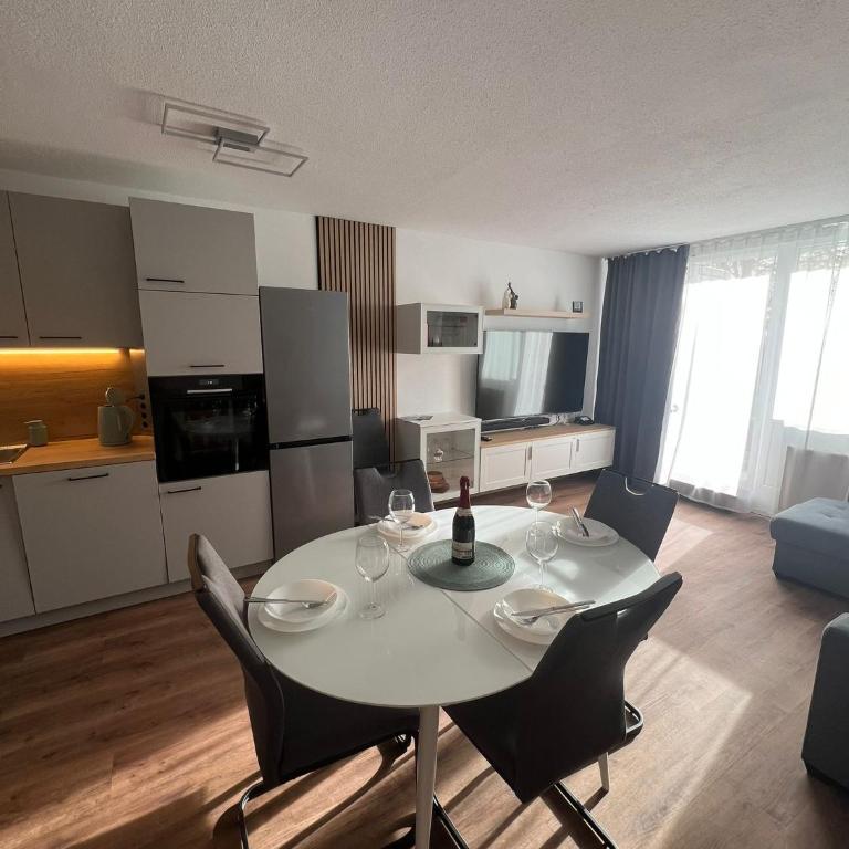 Ferienwohnung Bergblick - Deluxe Apartment mit 1 Schlafzimmer und Gartenblick - 1