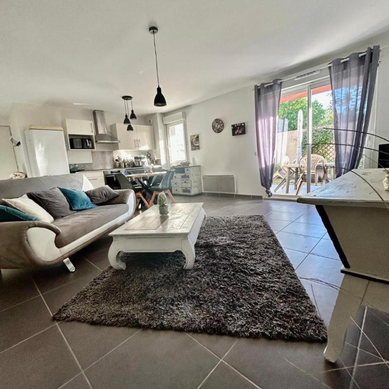L'isle sur la sorgue, appartement 2 pièces jardin parking - Apartment mit 1 Schlafzimmer - 4