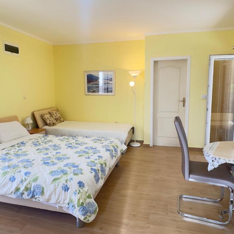 Vila Lastva, Apartment No 2 - One-Bedroom Apartment with Sea View - 3