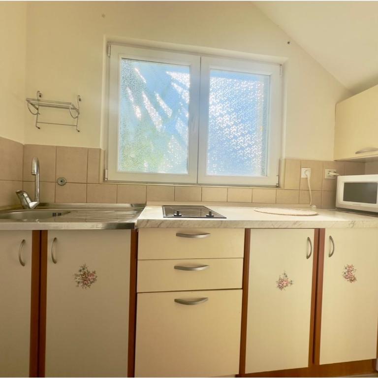 Vila Lastva, Apartment No 2 - One-Bedroom Apartment with Sea View - 7