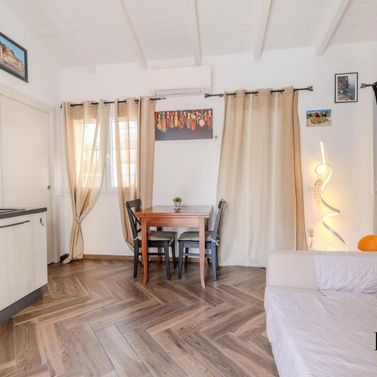 Appartamento in Centro a Olbia con Parcheggio Privato e Balcone - Appartamento con 1 Camera da Letto - 15