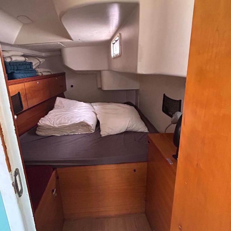 LUNA BAY, voilier 3 cabines 2 sdb en ville - Mobile Home - 2