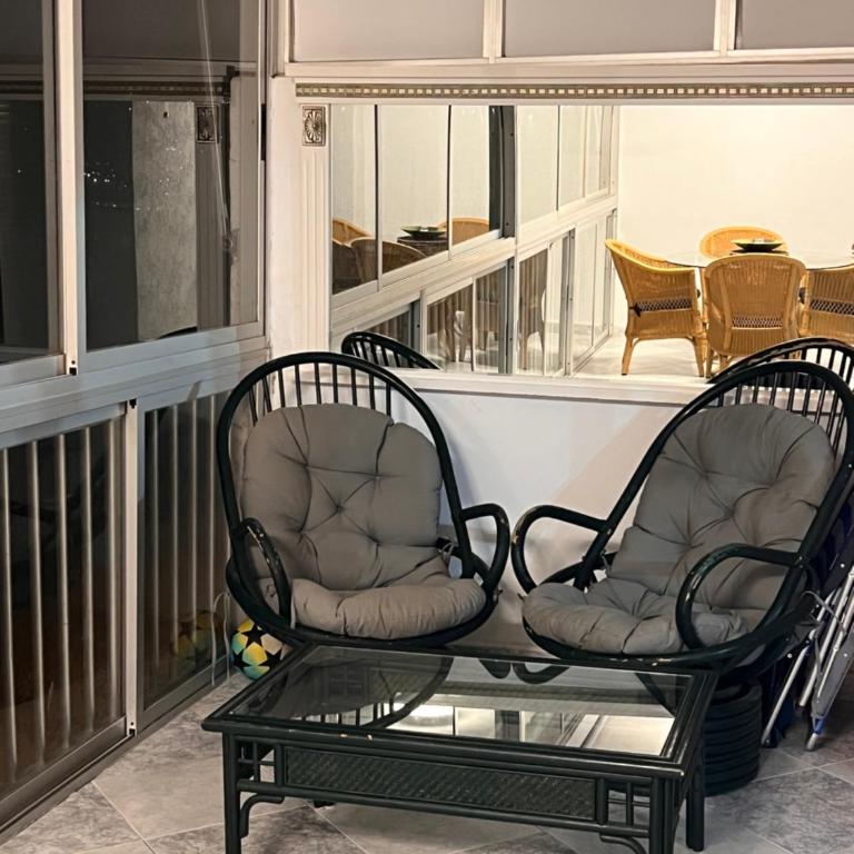 First line, highest floor and city center! - Apartamento de 2 dormitorios - 11