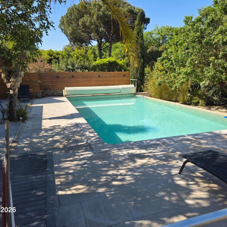 Spacieuse villa au calme avec grande piscine - Villa - 18