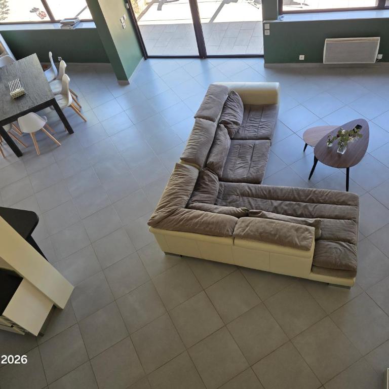 Spacieuse villa au calme avec grande piscine - Villa - 48