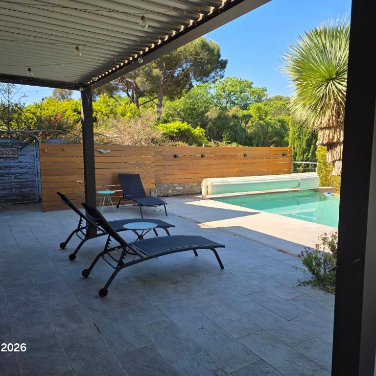 Spacieuse villa au calme avec grande piscine - Villa - 59