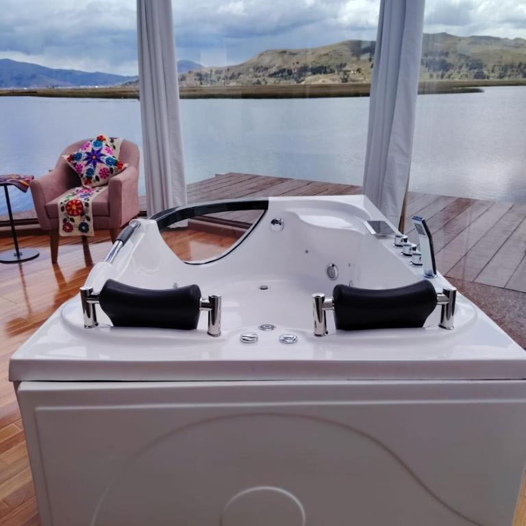 Titicaca Magical Lodge Peru - Suite Superior con cama extragrande - 9