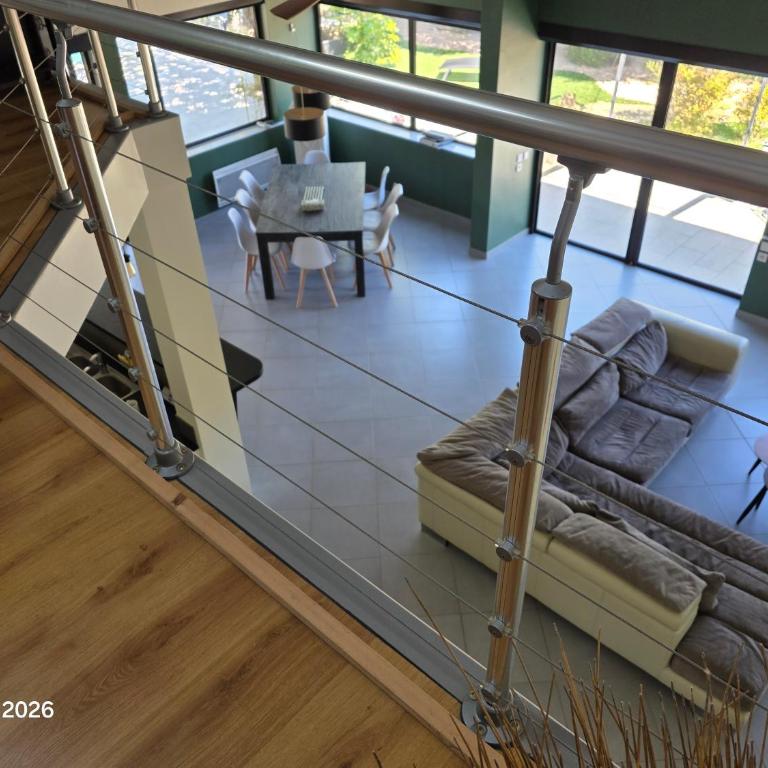 Spacieuse villa au calme avec grande piscine - Villa - 64