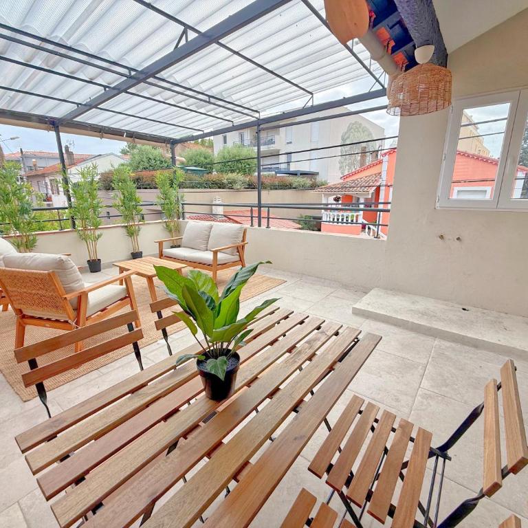 L'Esterel Appartements Plage 450m & Gare Saint-Raphael 950m - Apartment with Terrace - 21