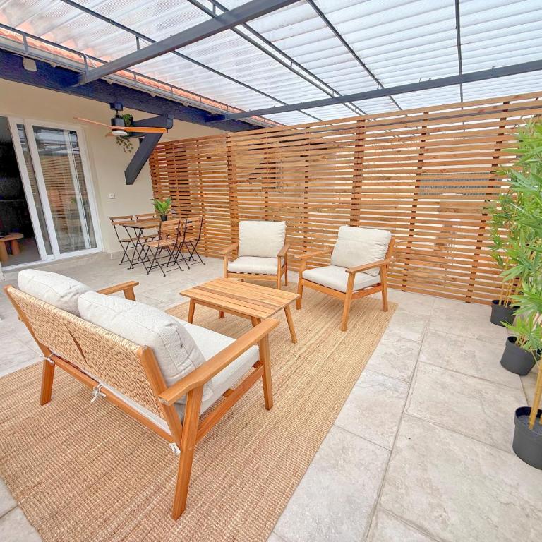 L'Esterel Appartements Plage 450m & Gare Saint-Raphael 950m - Apartment with Terrace - 17
