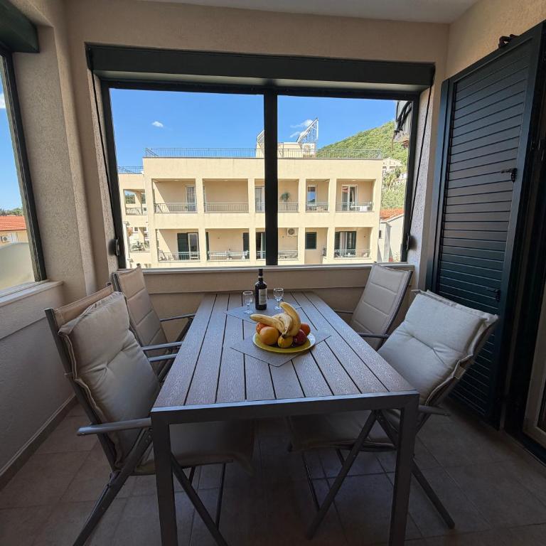 Juliana Apartments - One-Bedroom Apartment - 2