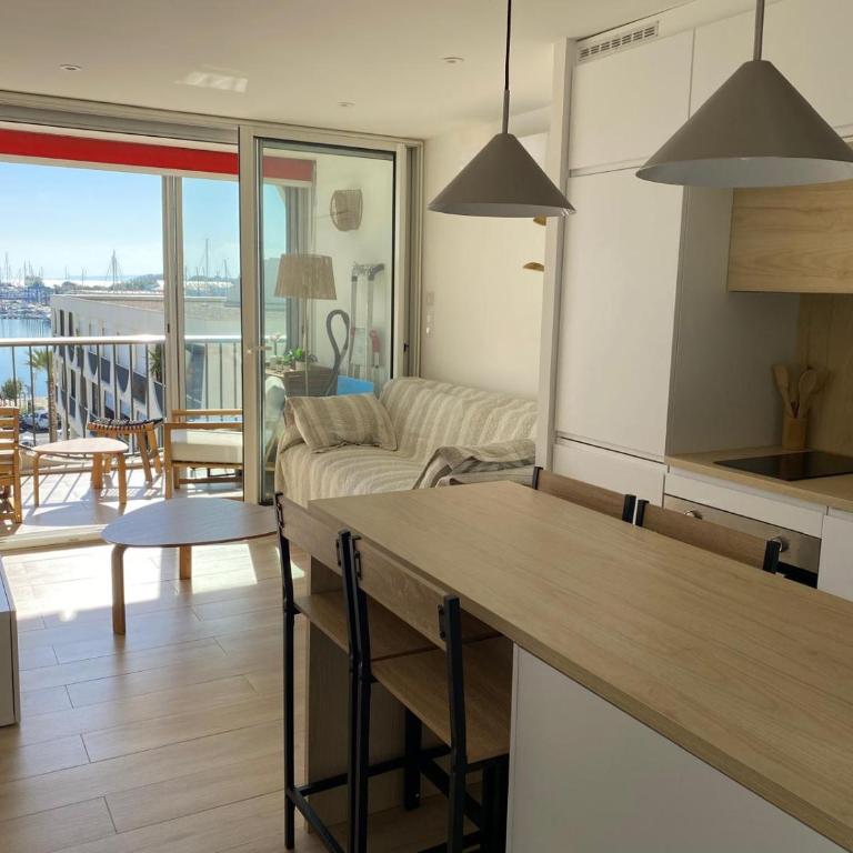 BEL APPARTEMENT CENTRAL - Vue PORT Et MER - Parking - Clim - WIFI - Apartment mit 1 Schlafzimmer - 4