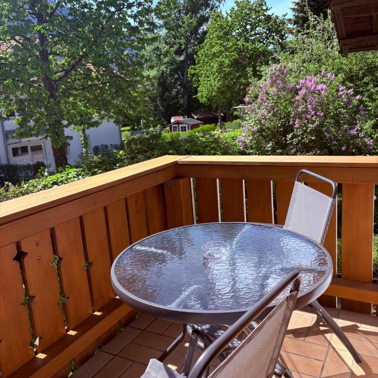 Ferienwohnungen an der RupertusTherme - Apartment mit 1 Schlafzimmer, Balkon und Bergblick - 7