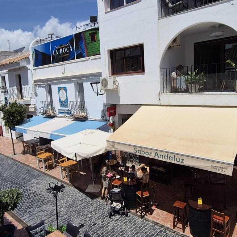 Impressive apartment with 3 bedrooms metres from the beach - Three-Bedroom Apartment - 5