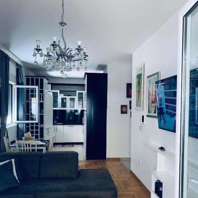 SPACIOUS TWO BEDROOM APARTMENT IN Budva - Two-Bedroom Apartment - 2