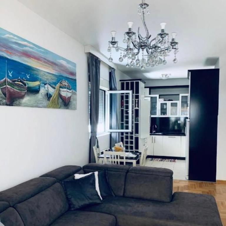 SPACIOUS TWO BEDROOM APARTMENT IN Budva - Two-Bedroom Apartment - 10