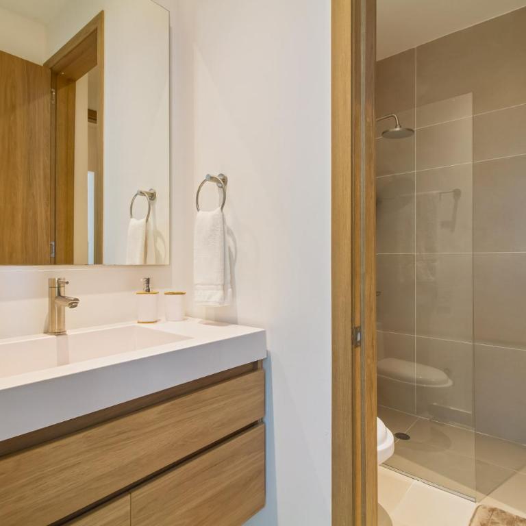Baia Kristal Cartagena by HostPro - One-Bedroom Apartment with Lake View - 18