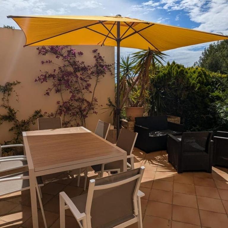 Apartment with garden, close to Capelan cove - Appartement 2 Chambres - Vue sur Jardin - 12