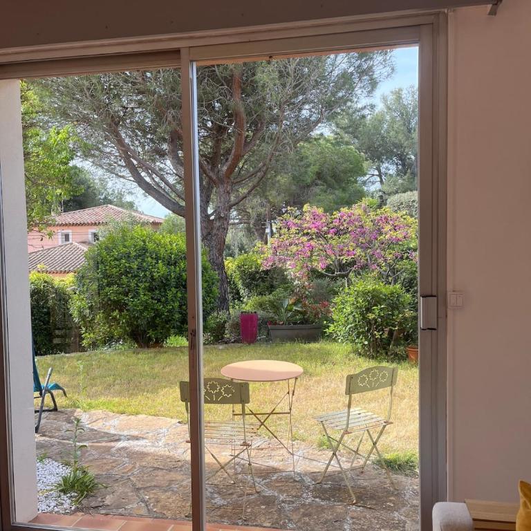 Apartment with garden, close to Capelan cove - Appartement 2 Chambres - Vue sur Jardin - 5