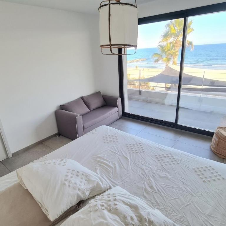 Magnifique maison posée sur le sable face à la mer - Villa - Côté Plage - 10