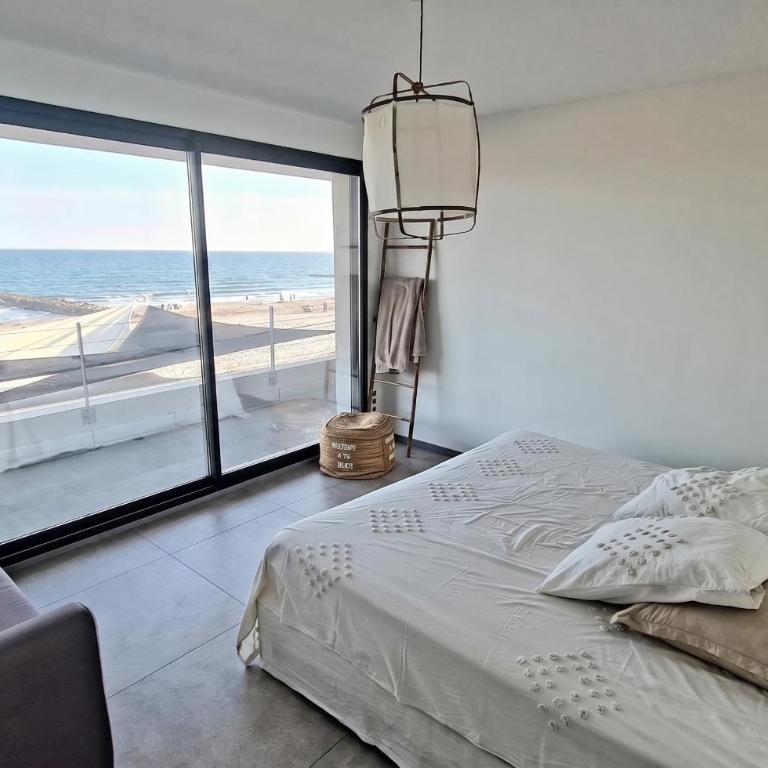 Magnifique maison posée sur le sable face à la mer - Villa - Côté Plage - 11