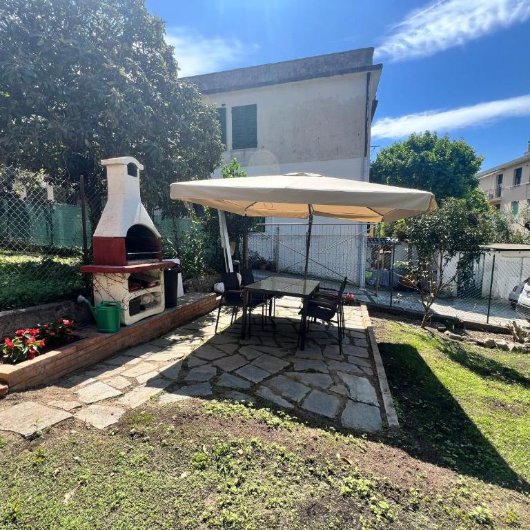 Luce Chiara Home - Two-Bedroom Deluxe Apartment with Garden View - 25