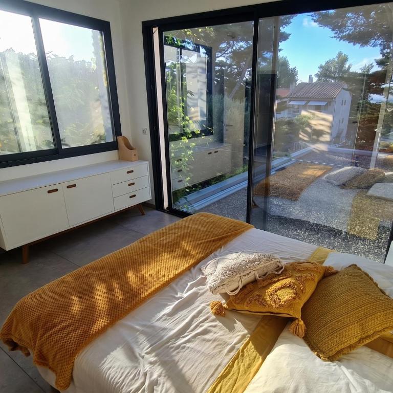 Magnifique maison posée sur le sable face à la mer - Villa - Côté Plage - 21