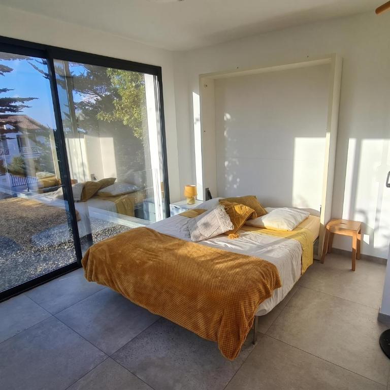 Magnifique maison posée sur le sable face à la mer - Villa - Côté Plage - 22
