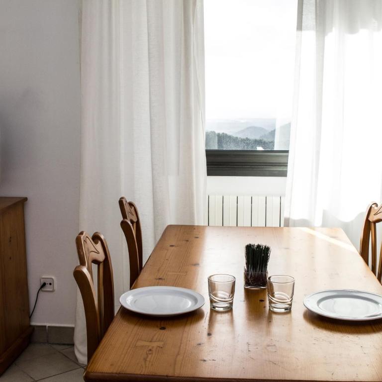 Petit Hotel Hostatgeria Sant Salvador - Apartamento de 2 dormitorios con terraza - 3
