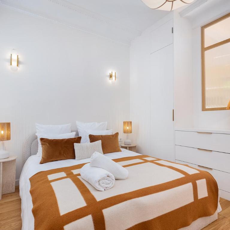 Luxury Garden Suite - Private Oasis near Champs-Élysées - One-Bedroom Apartment - 14
