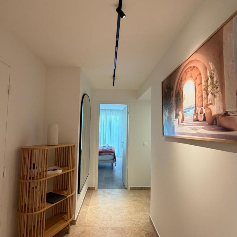 Nouveau - centre de Saint-Tropez - 3 chambres - Parking privée - Three-Bedroom Apartment - 4