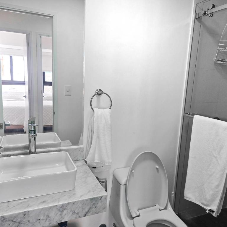 3BR Miraflores - Pool & Jacuzzi in the Heart of the City - Three-Bedroom Apartment - 18