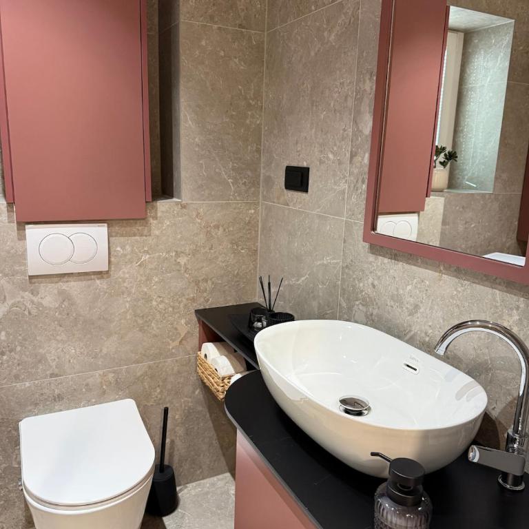 SH Luxury Apartments Sarajevo - Red - One-Bedroom Apartment - 17