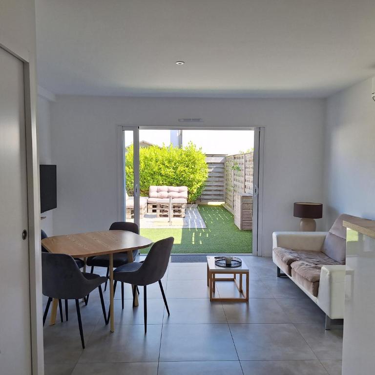 Les Pivoines Maison climatisée, proximité mer, plages et forêts - Maison 2 Chambres - 1