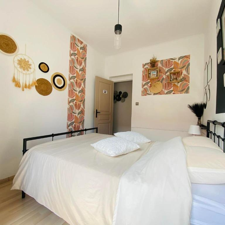 Chambre privée au coeur de Calais - Chambre Double avec Salle de Bains Commune - 1