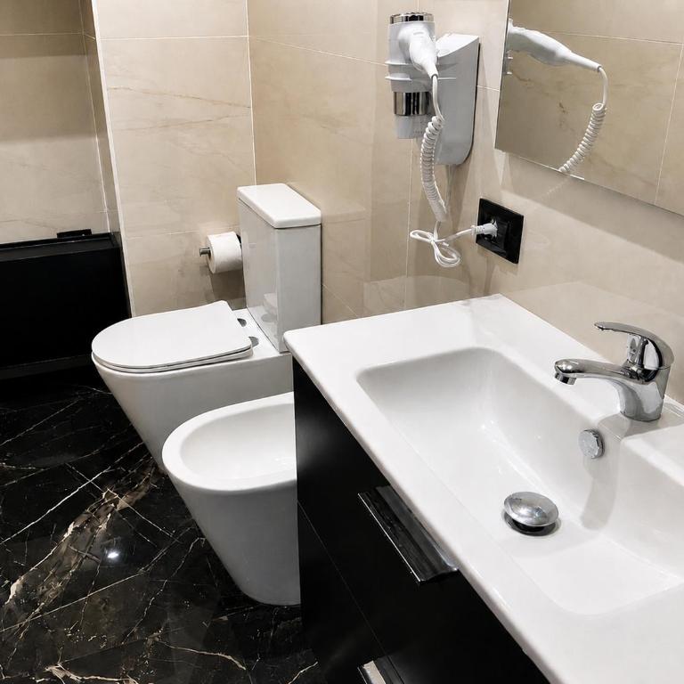 Santa Chiara Guest House - Double Room with Private Bathroom - 9