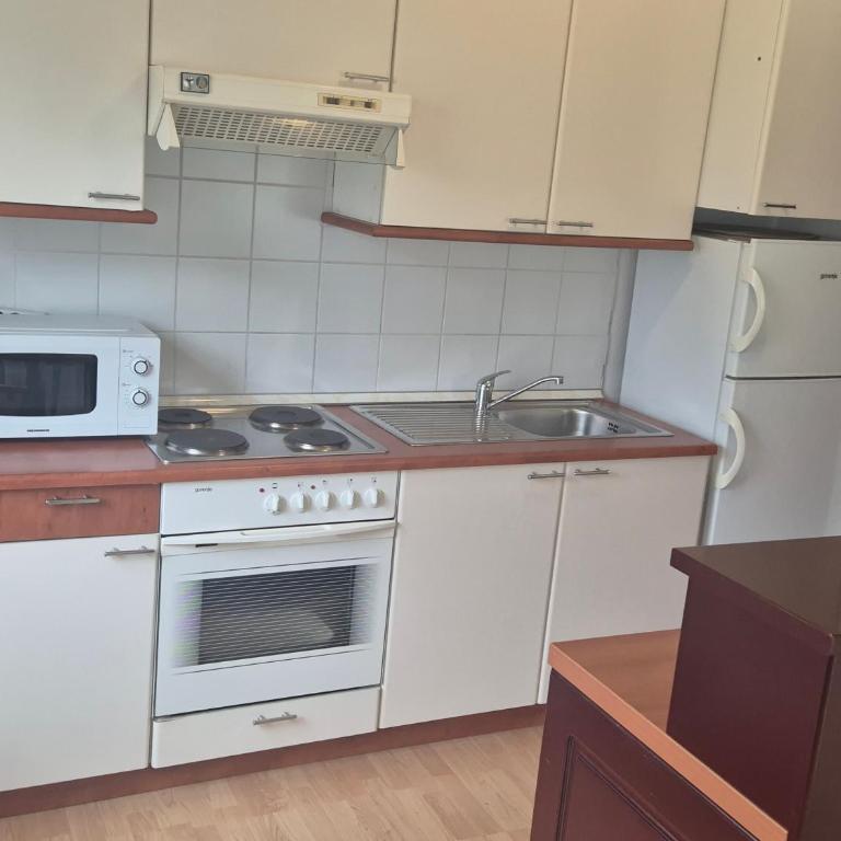 Bella holiday home Komadić prirode,mira,pravoga sela u neposrednoj blizini centra Banjaluke 4 km Garaža 4 sobe - Vila - 8